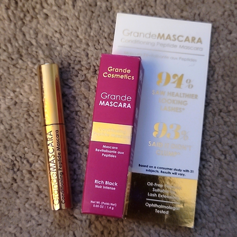 GRANDEMASCARA conditioning peptide mascara